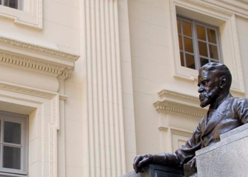 Morre a acadêmica e escritora Cleonice Berardinelli, aos 106 anos