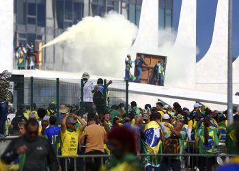 PF cumpre 3 mandados de prisão em operação contra atos terroristas