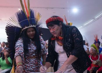 Presidenta da Funai toma posse prometendo reconstrução