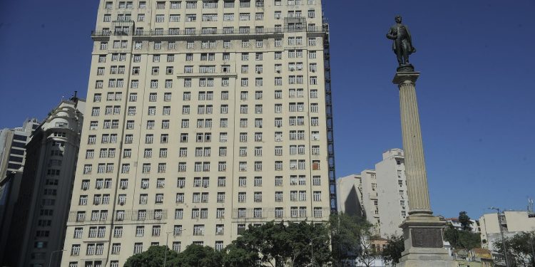 Edifício A Noite pode ser comprado pela prefeitura carioca