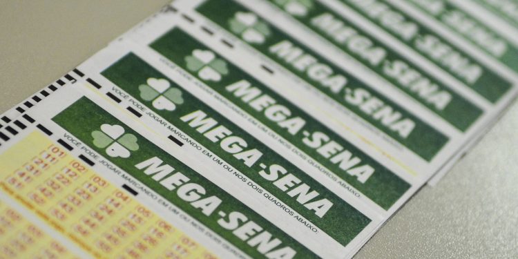 Mega-Sena acumula e próximo concurso deve pagar R$ 135 milhões