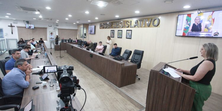 Câmara aprova alteração em lei que regula estágio de alunos de Medicina da Furb na Secretaria da Saúde