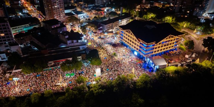 Réveillon de Blumenau terá Turma do Pagode comandando show da virada