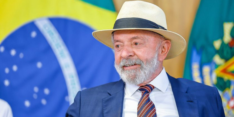 Lula diz que não deixará mais ninguém roubar o Brasil