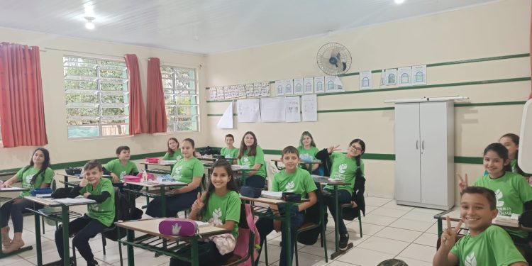 Seis escolas estaduais de Santa Catarina são reconhecidas em prêmio que destaca boas práticas na educação