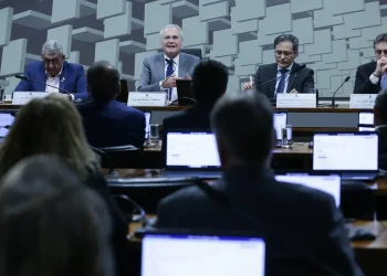 Comissão do Senado aprova isenção do IR para quem ganha até RS 5 mil