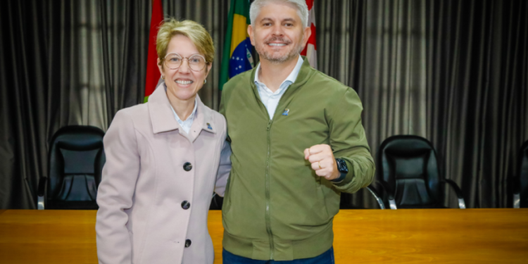 Prefeito de Blumenau entra em férias no fim do mês; vice assumirá o comando