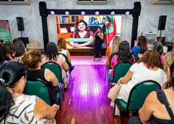 Vice-governadora aponta investimentos do Estado para o desenvolvimento regional do Extremo Oeste, em evento de incentivo à participação das mulheres na política