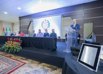Escola centenária de Sombrio é homenageada pela Alesc em sessão solene