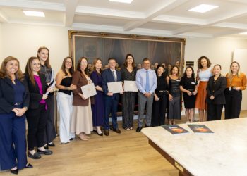 Alesc homenageia FCDL-SC por incentivo ao empreendedorismo feminino