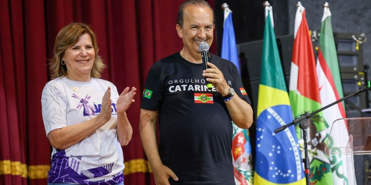 Governador prestigia abertura dos Jogos Abertos da Terceira Idade 2026 em Joinville