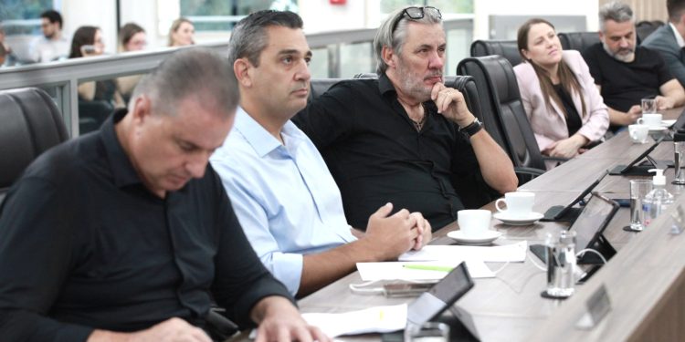 Projeto aprovado autoriza uso de reconhecimento facial para controle de acesso em escolas municipais de Blumenau