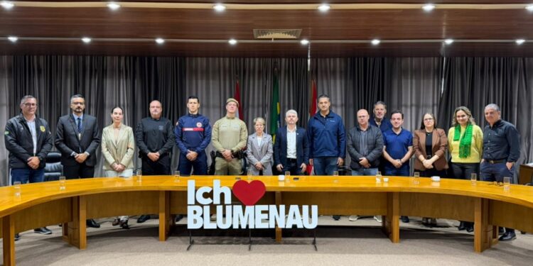 Blumenau cria Secretaria de Segurança Pública para assumir gestão da proteção nas escolas e a futura guarda municipal armada