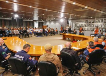 Evento no Salão Nobre abre a programação do Julho Laranja da Defesa Civil de Blumenau